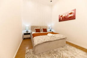 Superior n' Cozy Mozsar 6 Suite in the Heart of Budapest